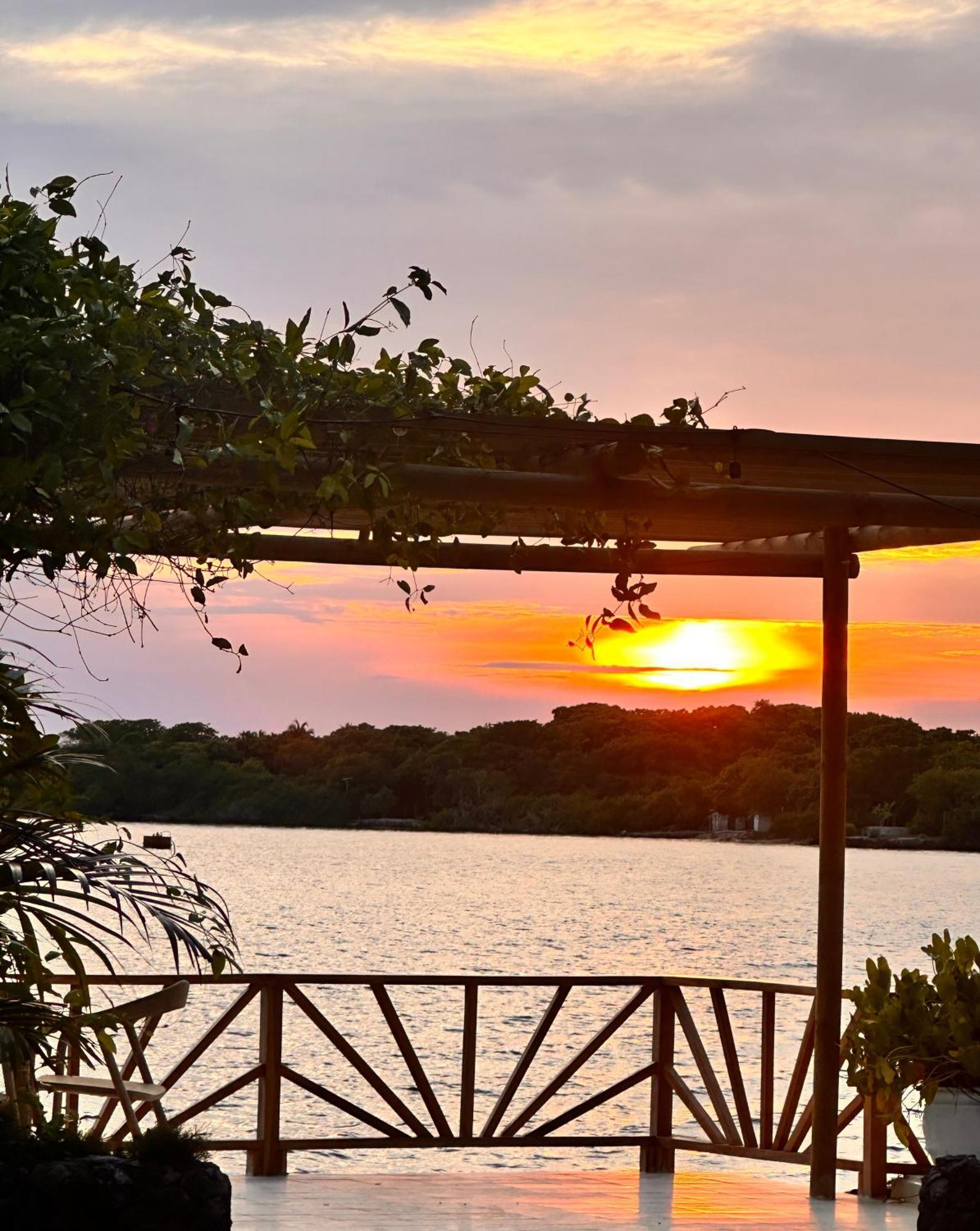 Orika Del Mar Hotel Isla Grande  Exteriör bild